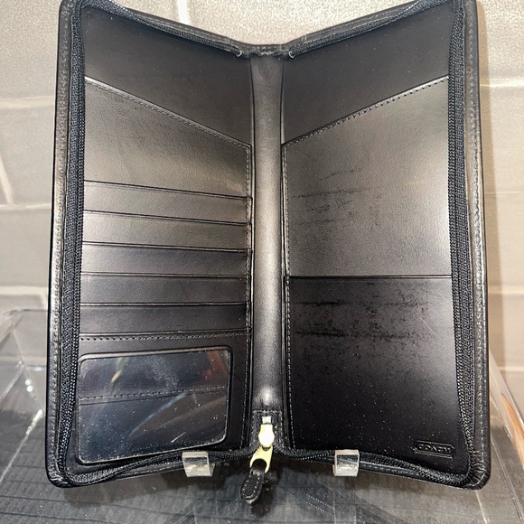 Vintage Coach Black Leather Large Zip Around Travel Wallet - Picture 1 of 6